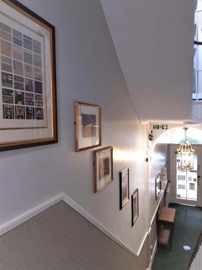 Crescent Hotel London Exterior photo