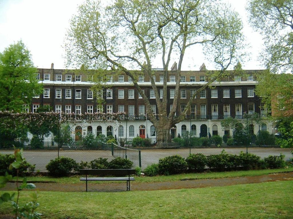 Crescent Hotel London Exterior photo